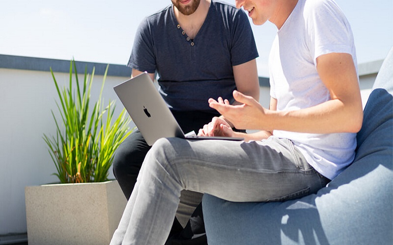 10 Steps To Be A Standout Student In Online Class